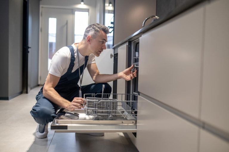 Commercial-Dishwasher-Repair-and-Maintenance-in-Melbourne-768x511